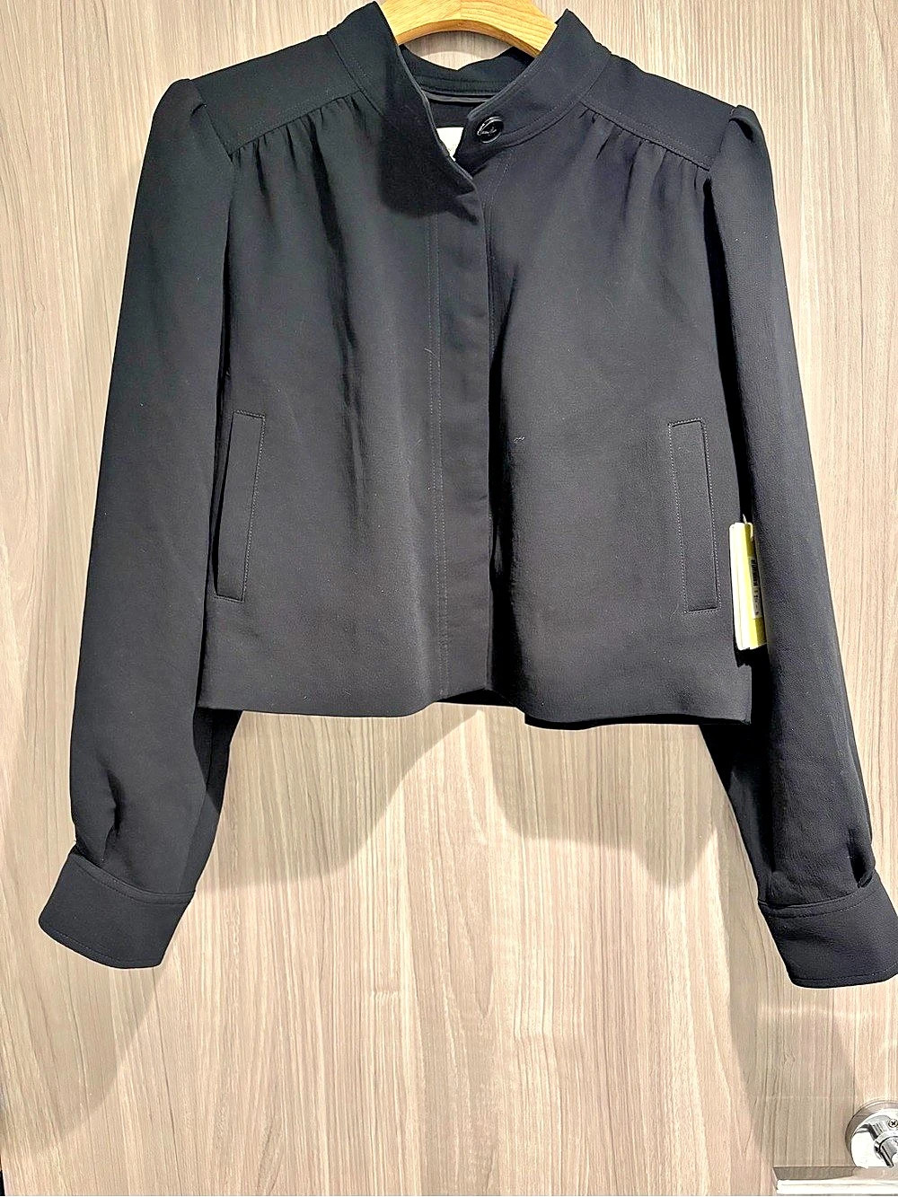 ARITZIA Cropped Black Jacket Size 8 NWT